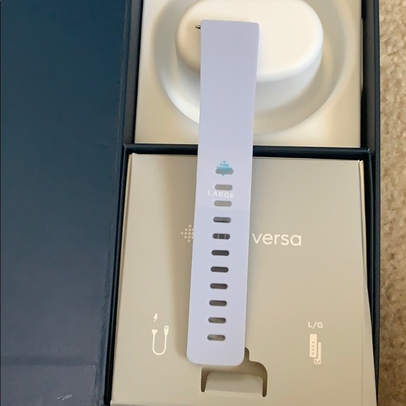 Fitbit Versa - Picture 6 of 12